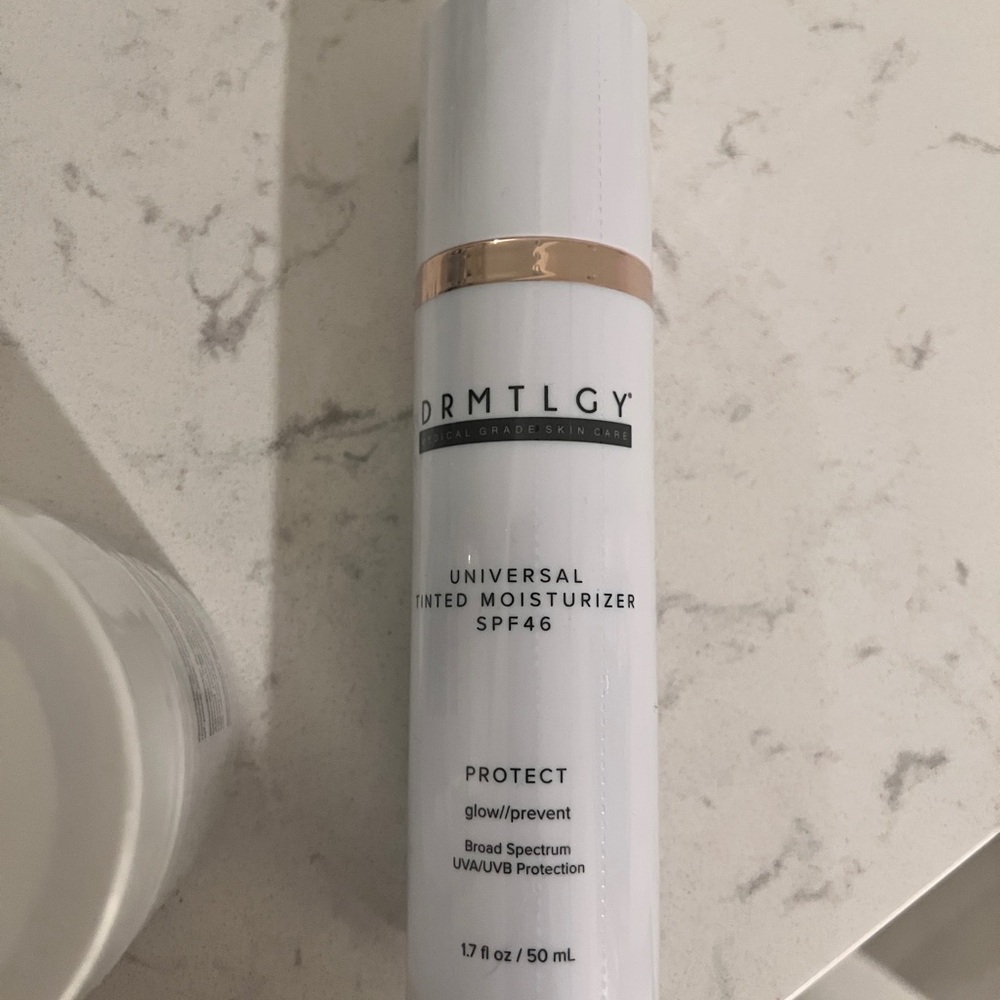 DRMTLGY Universal Tinted Moisturizer SPF 46